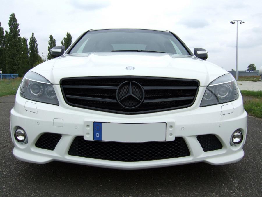  Mercedes-Benz C63 AMG by AVUS Perfomance 2009 года  (фото 6 из 15)